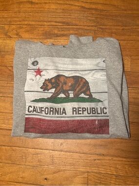 California Republic Graphic Sweatshirt - Gray